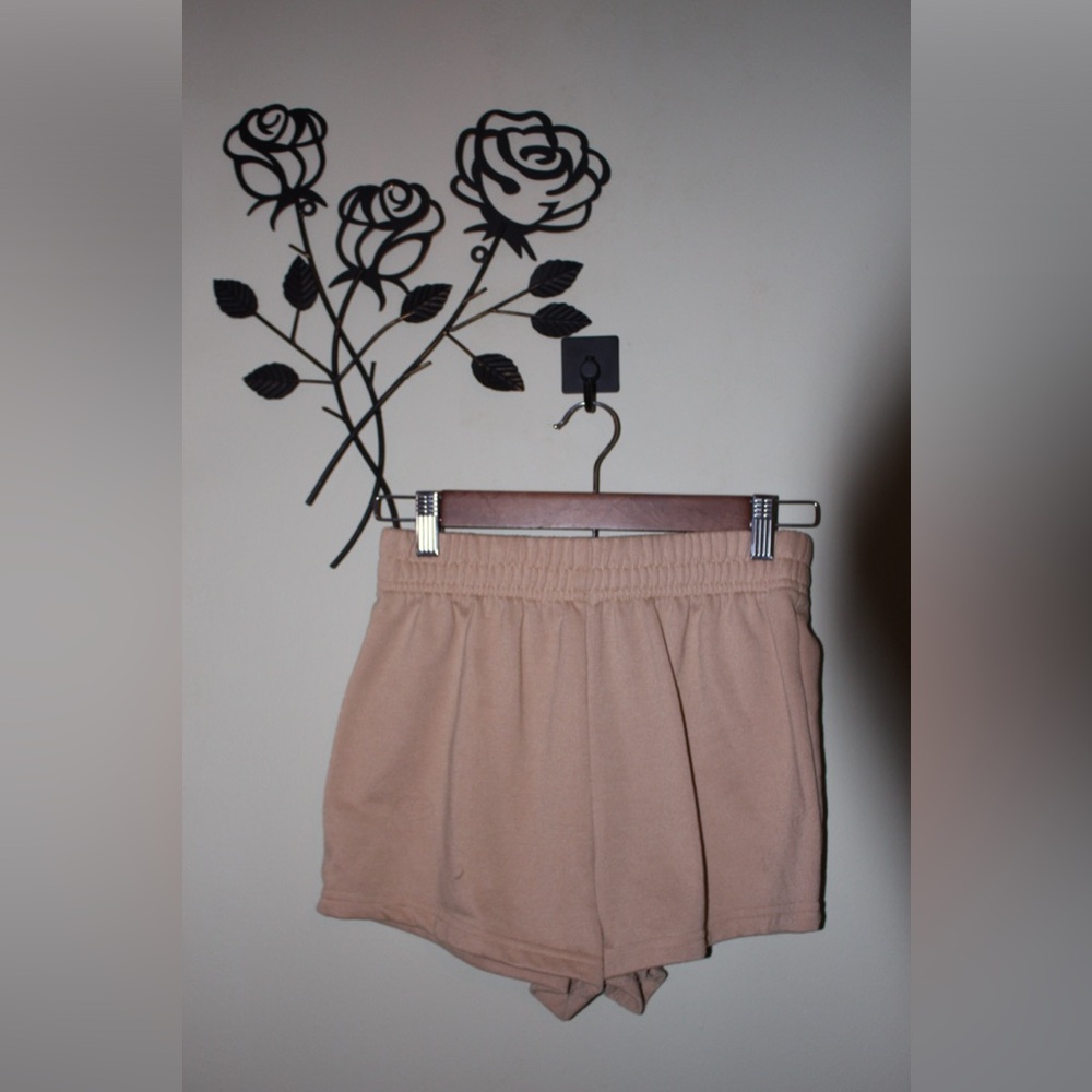 SHEIN Womens Loose Fit Elastic Waist Shorts Beige Tan Size Medium - Picture 2 of 5